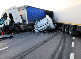 When Things Go South: 4 Ways a Semi-Truck Accident Lawyer Can Help Semi-Truck Accident Lawyer