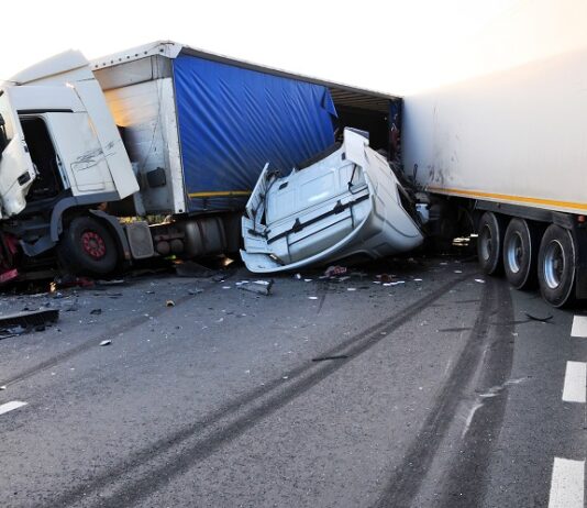 When Things Go South: 4 Ways a Semi-Truck Accident Lawyer Can Help Semi-Truck Accident Lawyer