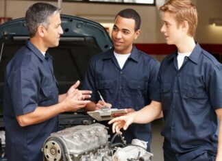 5 Signs That You Should Call an Auto Repair Service Auto Repair Service